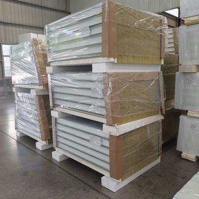 คุณภาพ  A-Class PU Foam Sandwich Panels 50mm Thermal Insulation โรงงาน