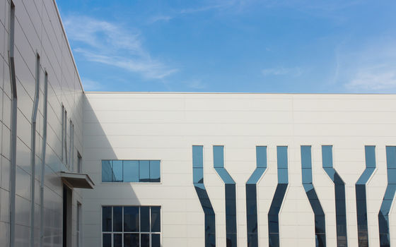 แผงแซนวิช PU ความแข็งแรงสูง พร้อมการกันอากาศ/กันน้ำ และฉนวนกันความร้อนสำหรับงานหลังคาและงานก่อสร้าง