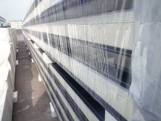 แผ่นหลังคา PIR ทนการกัดกร่อน พร้อมฉนวนกันเสียงและกันความร้อนชั้นเยี่ยมสำหรับอาคารอุตสาหกรรม