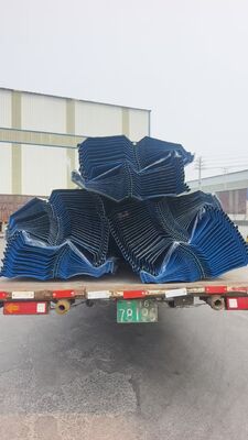 ความสามารถในการบรรทุกสูง โลหะ corrugated Decking ด้วยเหล็กกระปุกและความยาวตามสั่งการสูงถึง 6000 มม