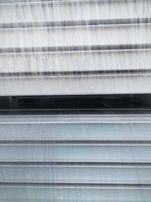 แพนลท์แซนวิชพอลิอุเรธานที่มีความสามารถในการนําไฟ ≤0.020W/m*K, เรตติ้งกันไฟ B, และความหนาที่สามารถปรับแต่งได้ 50-200mm